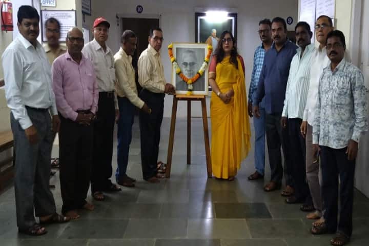 Konkan Unnati Mitra Mandal's Vasantrao Naik College of Arts and Commerce, Mumbai campus photo 5