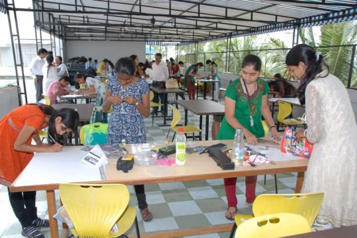 Symbiosis College of Arts and Commerce, Pune campus photo 2