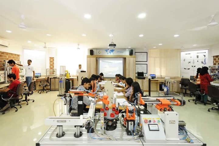 AKGEC Ghaziabad campus photo 6