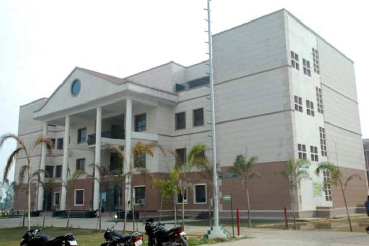 Shobhit University Meerut campus photo 4