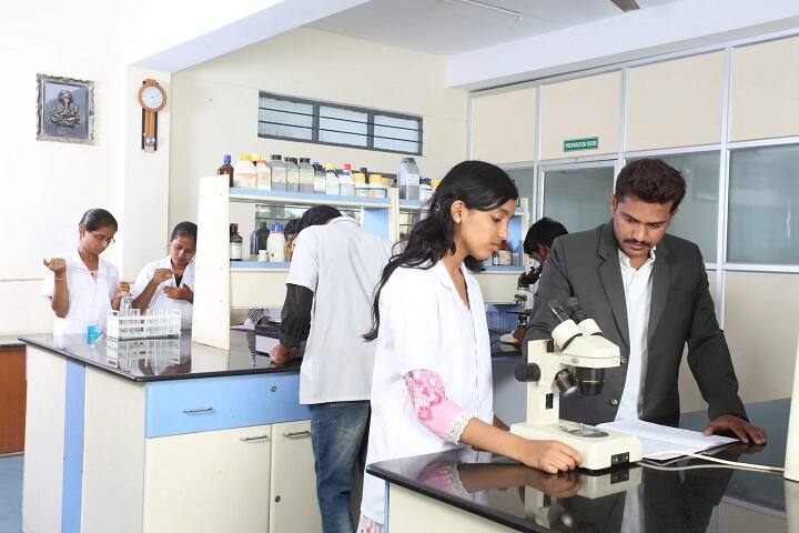 East West First Grade College of Science, Bangalore campus photo 3