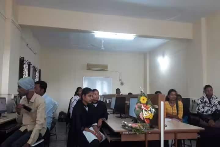 Venkatesh Mahajan Senior College, Osmanabad campus photo 5