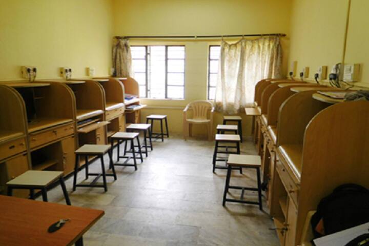 Arunodaya Dnyan Prasarak Mandal's Women's College of Arts Commerce and Home Science, Jalgaon campus photo 6