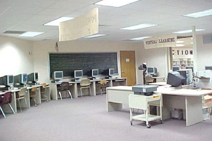 IET Lucknow campus photo 2