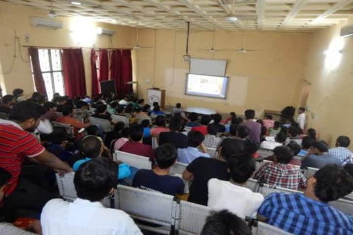IET Lucknow campus photo 3