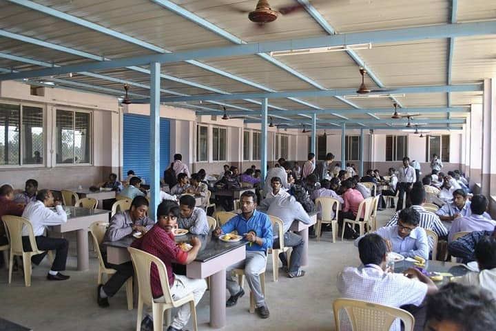 Saveetha Engineering College, Chennai campus photo 2
