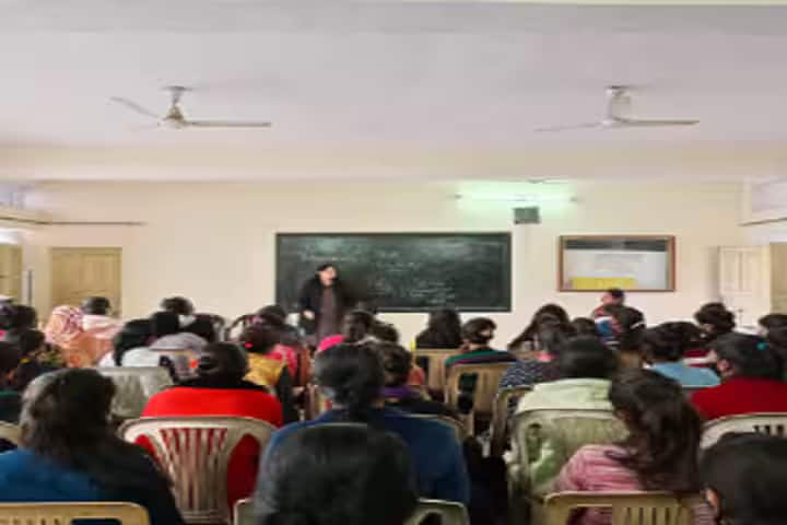 Vedic Kanya PG College, Jaipur campus photo 3