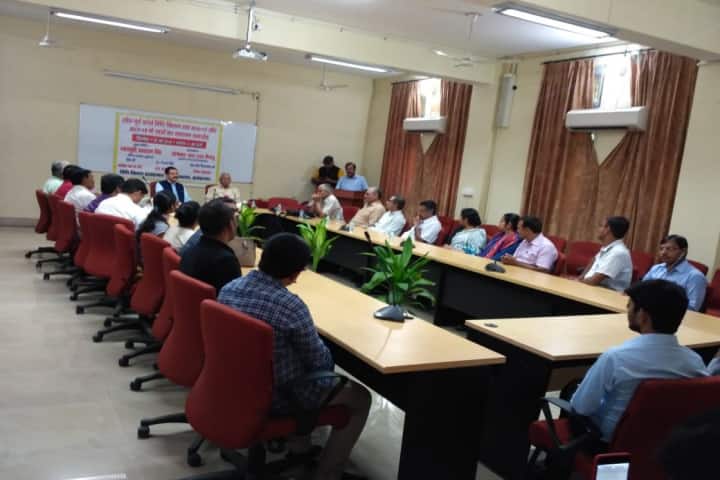 Allahabad University campus photo 6