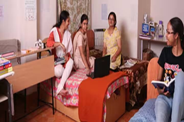 Smt Radhadevi Goenka College for Women, Akola campus photo 6