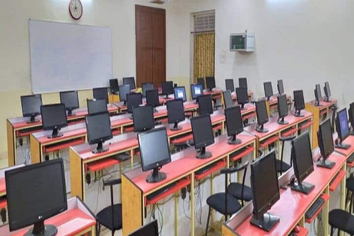 Smt Radhadevi Goenka College for Women, Akola campus photo 4