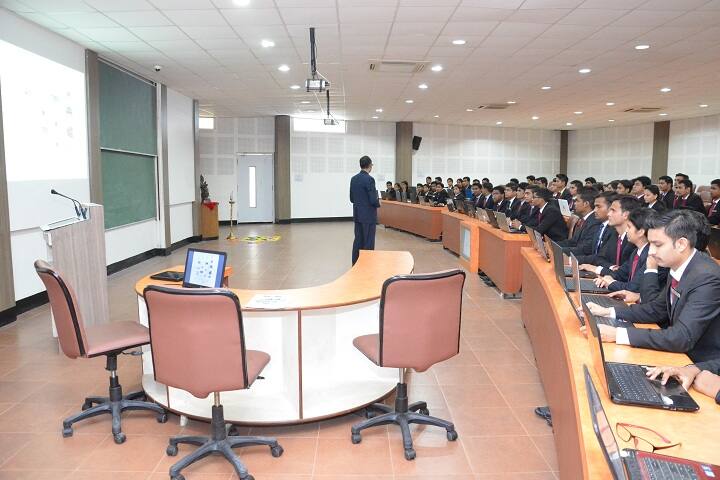 Shri Ram Murti Smarak International Business School, Lucknow campus photo 4