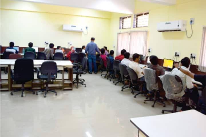 GEC Modasa campus photo 3