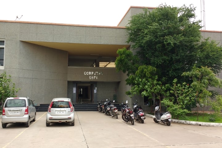 GEC Rajkot campus photo 2
