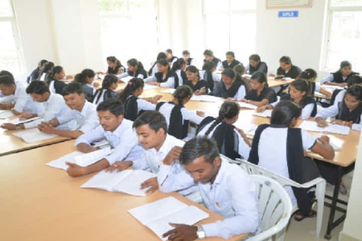Pravara Rural Education Society's Arts Commerce and Science College, Satral campus photo 5