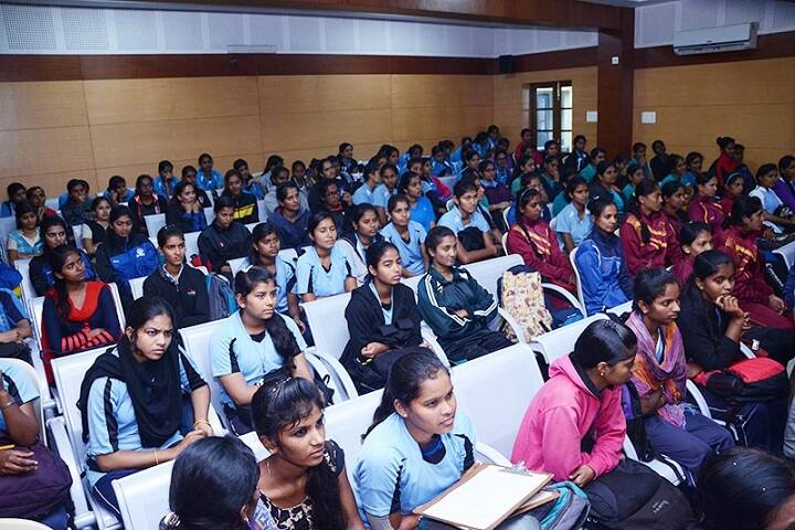 Maharani's Arts College for Women, Mysore campus photo 3