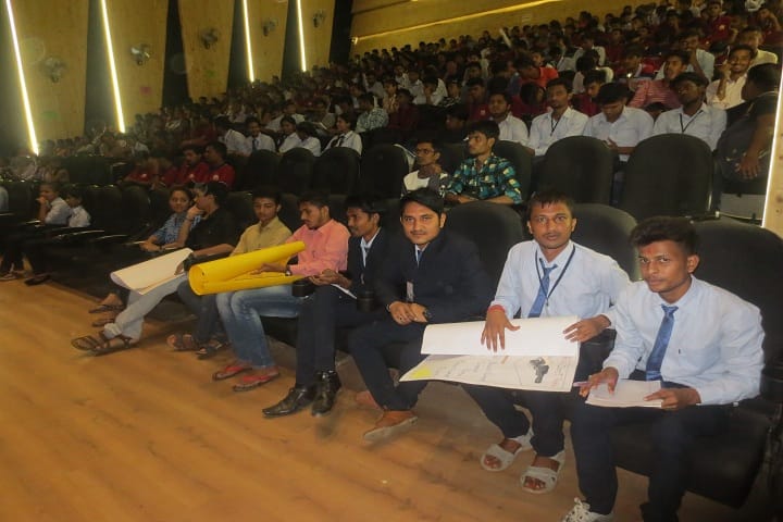 The Mandvi Education Society Science College, Surat campus photo 3