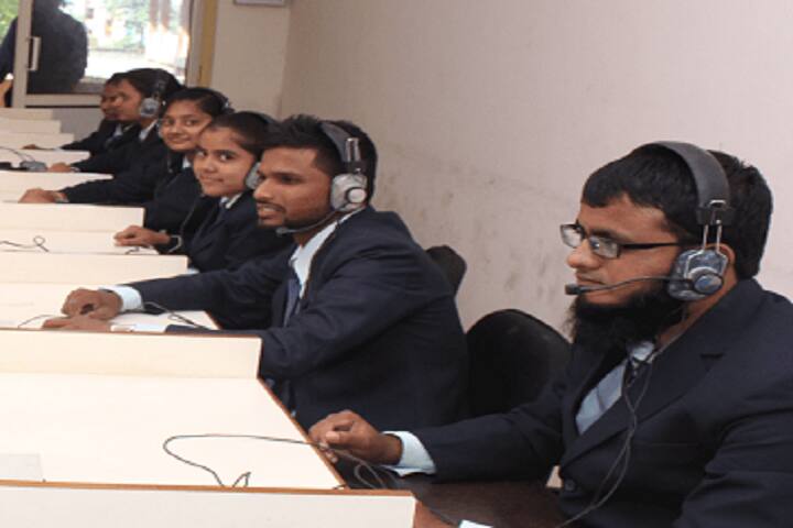 The Mandvi Education Society Science College, Surat campus photo 4