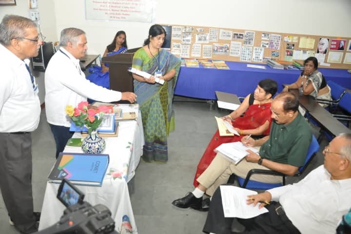PMB Gujarati Arts and Law College, Indore campus photo 6