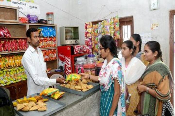 Nandkunvarba Mahila College, Bhavnagar campus photo 2