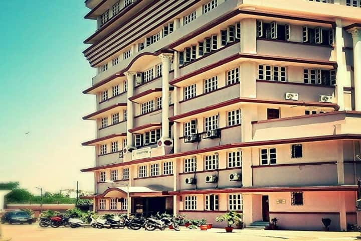 Vivekanand Education Society's College of Pharmacy, Mumbai campus photo 2