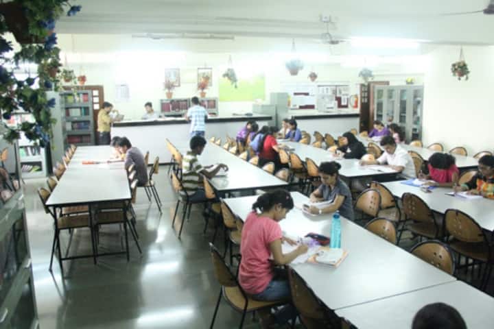 Vivekanand Education Society's College of Pharmacy, Mumbai campus photo 3