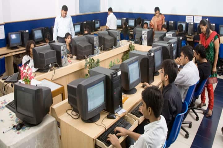 Jai Hind College Mumbai campus photo 4