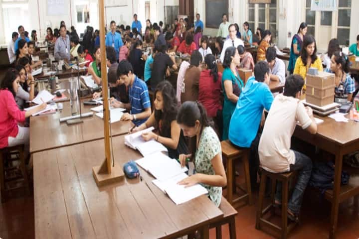 Jai Hind College Mumbai campus photo 3