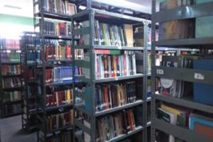 Dyal Singh Evening College, New Delhi campus photo 3