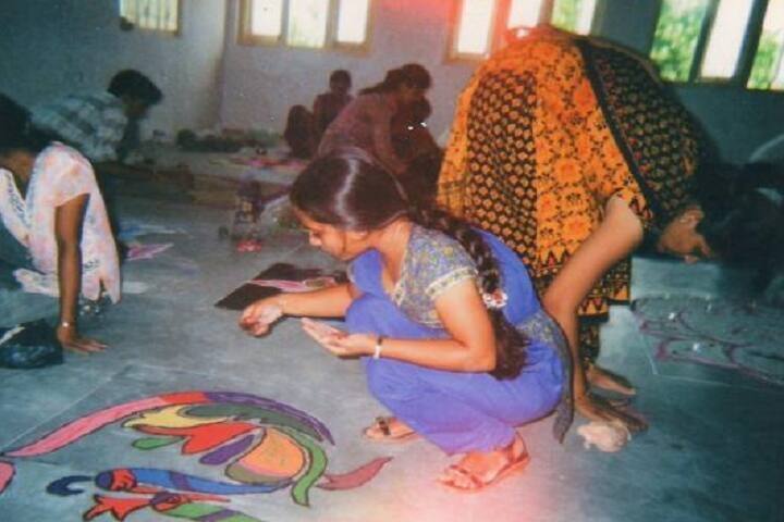 Matushree Monghiba Mahila Arts College, Amreli campus photo 5