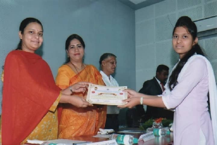 Rayat Shikshan Sanstha's Dhananjayrao Gadgil College of Commerce, Satara campus photo 4
