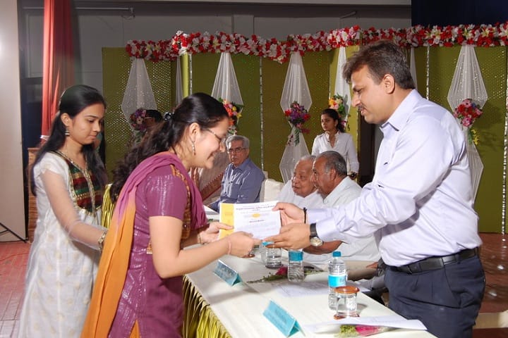 Matushri Virbaima Mahila Arts College, Rajkot campus photo 2
