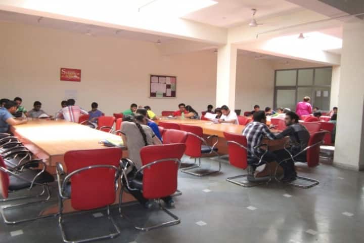 IITM Janakpuri campus photo 3