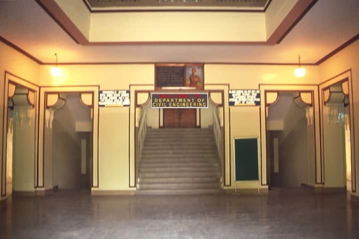 University College of Engineering, Osmania University, Hyderabad campus photo 4