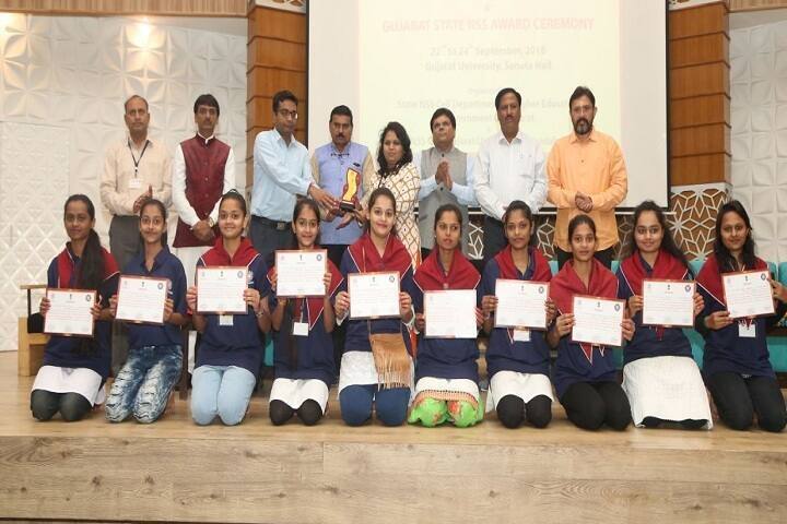 Smt NC Gandhi and Smt BV Gandhi Mahila Arts and Commerce College, Bhavnagar campus photo 5