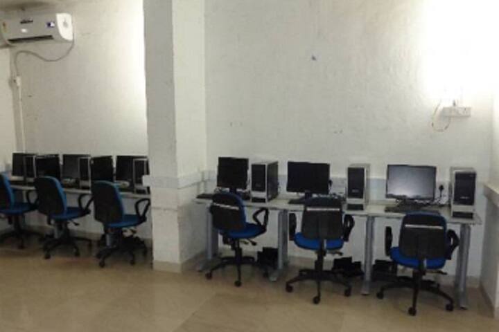 College of Agricultural Engineering and Technology, Godhra campus photo 4