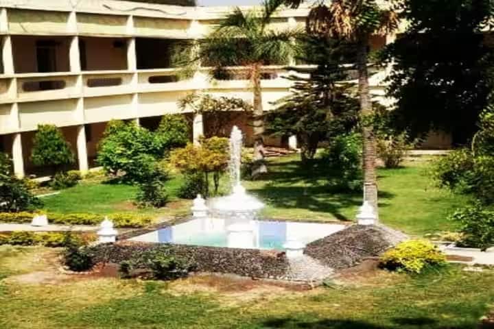 Anjuman-E-Islam's Anjuman Arts, Science and Commerce College, Vijayapura campus photo 3