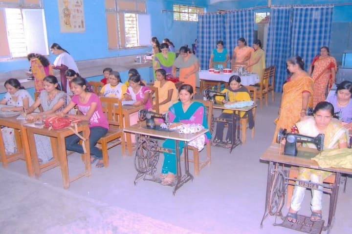 Arts and Commerce Girls College, Raipur campus photo 4