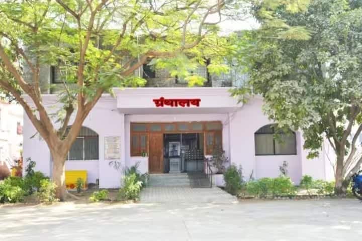 West Khandesh Bhagini Seva Mandal's Arts Commerce for Women, Dhule campus photo 4