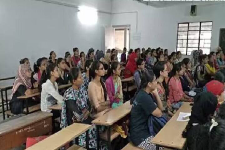 Shree Lalshankar Umiyashankar Arts and Harivadan and Padmaben Thakore Commerce College for Women, Ahmedabad campus photo 2