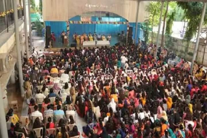 Shree Lalshankar Umiyashankar Arts and Harivadan and Padmaben Thakore Commerce College for Women, Ahmedabad campus photo 3