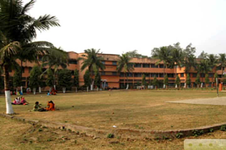 Raniganj Girls College, Burdwan campus photo 4
