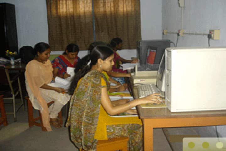 Raniganj Girls College, Burdwan campus photo 3