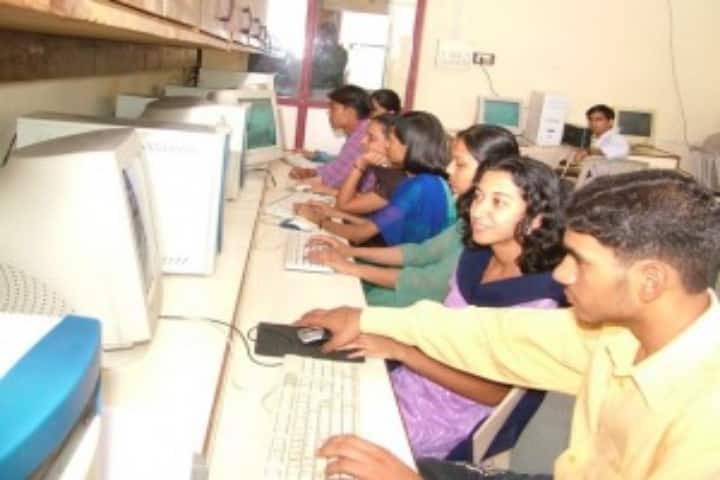 Maharaja College, Ujjain campus photo 4