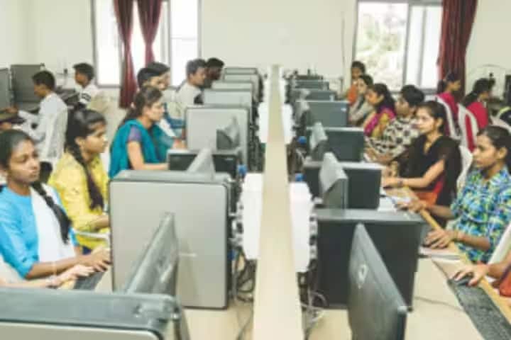 Adarsh College, Sangli campus photo 4