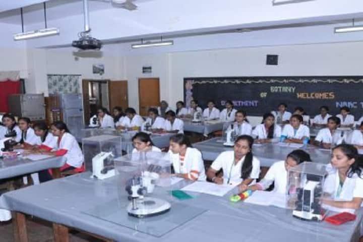 Arakalagudu Varadarajulu Kanthamma College for Women, Hassan campus photo 3
