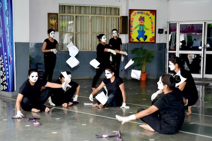 Modern Girls College of Professional Studies, Lucknow campus photo 3