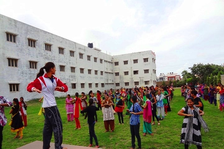 Mahila Arts and Commerce College, Veraval campus photo 4