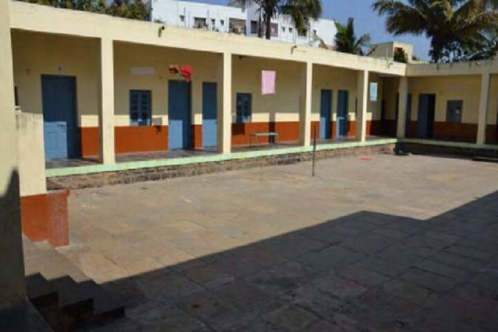 Yashwantrao Chavan College of Science, Karad campus photo 2