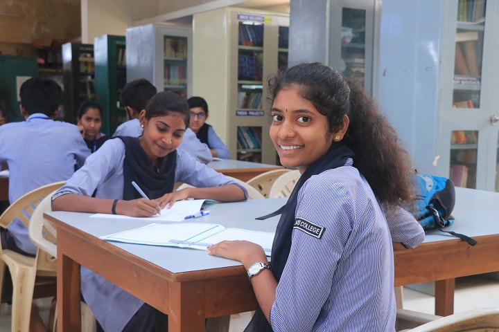 Kittel Arts College, Dharwad campus photo 4