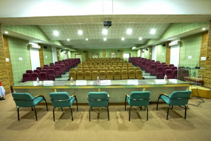 Babaria Institute of Pharmacy, Vadodara campus photo 2